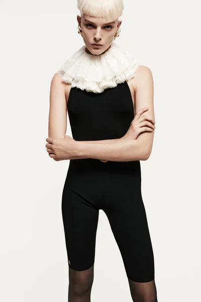 Look 10